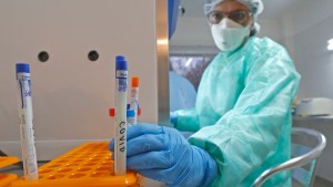 Los casos de Covid-19 se duplican cada 10 días en Roca: ¿cuál es el plan de Salud?