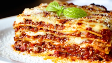 Nunca una receta de lasaña tuvo tanto ritmo como esta que cocinaron en Roca