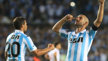 El delantero seguiría en la Academia hasta junio de 2021.