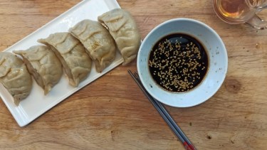 Gyozas: la versión japonesa de un plato clásico del Lejano Oriente en un video de «los Scatta»