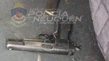 Imagen de Un demorado y secuestro de bienes robados, armas y drogas en dos allanamientos en Neuquén