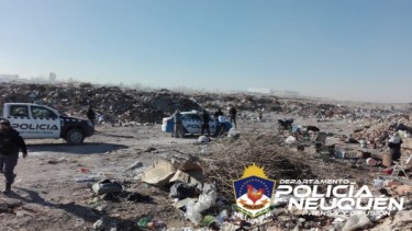 Tres hombres fueron detenidos mientras robaban en una empresa de Neuquén. (Foto: Gentileza).