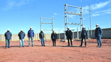 Autoridades municipales y provinciales recorrieron la importante obra eléctrica para la ciudad neuquina. 