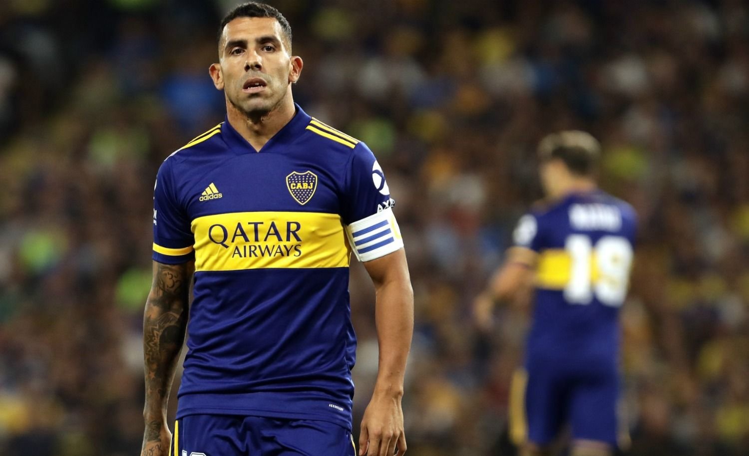 Cuando se creía que la renovación de Tevez en Boca era un trámite, la situación del jugador y la dirigencia se volvió tormentosa.
