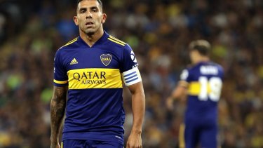 Boca y Tevez no logran hacer contacto y la grieta se profundiza