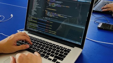 Aprender a programar desde casa: la búsqueda de una nueva salida laboral