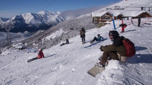 Cerro Catedral: buenas bajadas y mucha nieve en el primer día de esquí