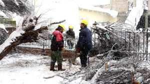 Zapala ya tiene tres evacuaciones y la nieve no da tregua