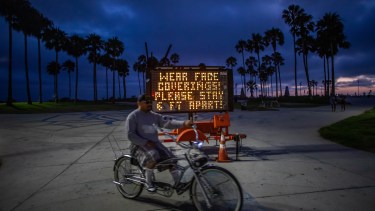 Un modelo estadístico de científicos de Estados Unidos predice 224.000 muertes por coronavirus en el país para el 1 de noviembre, dos días antes de los comicios en los que el presidente Donald Trump busca su reelección, es decir unos 90.000 decesos más en tres meses y medio. Foto: Apu GOMES Telam