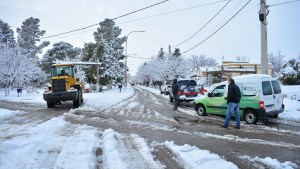 Siguen las complicaciones por el temporal de nieve en Cutral Co, Huincul y Zapala