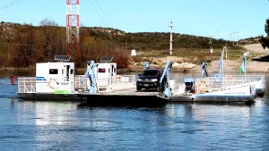 Vuelve a operar la balsa de Sauce Blanco para vehículos pesados