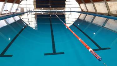 La natación, una disciplina que regresa a cuentagotas en la región