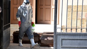 Se saturan los cementerios en la ciudad más afectada de Bolivia