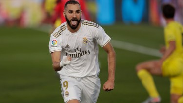 Karim Benzema, voracidad goleadora al servicio del Real Madrid. (AP Photo/Bernat Armangue)