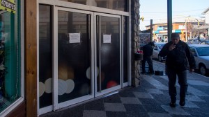 La gobernadora promete que el casino hará la terminal de ómnibus Bariloche