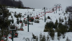 Barrios del Alto de Bariloche presionan para obtener más fondos del cerro Catedral