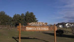 Dina Huapi se pliega a las restricciones de Bariloche