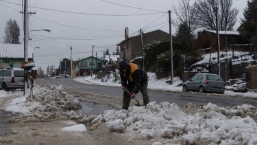 En Bariloche 343 personas contrajeron la enfermedad desde finales de marzo hasta la fecha, se curaron 279 y murieron 13. (Foto archivo)