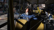 Imagen de Ante la suba de casos de Covid 19, recomendaron el uso de barbijos en el transporte público