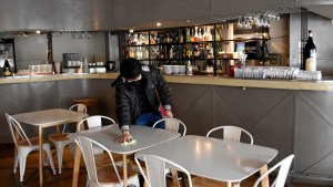 Cipolletti prepara la apertura de bares y restaurantes para el fin de semana