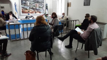 La secretaria de Hacienda municipal, concurrió al Deliberante para dar detalles sobre el destino del préstamo. (Foto Pablo Accinelli)