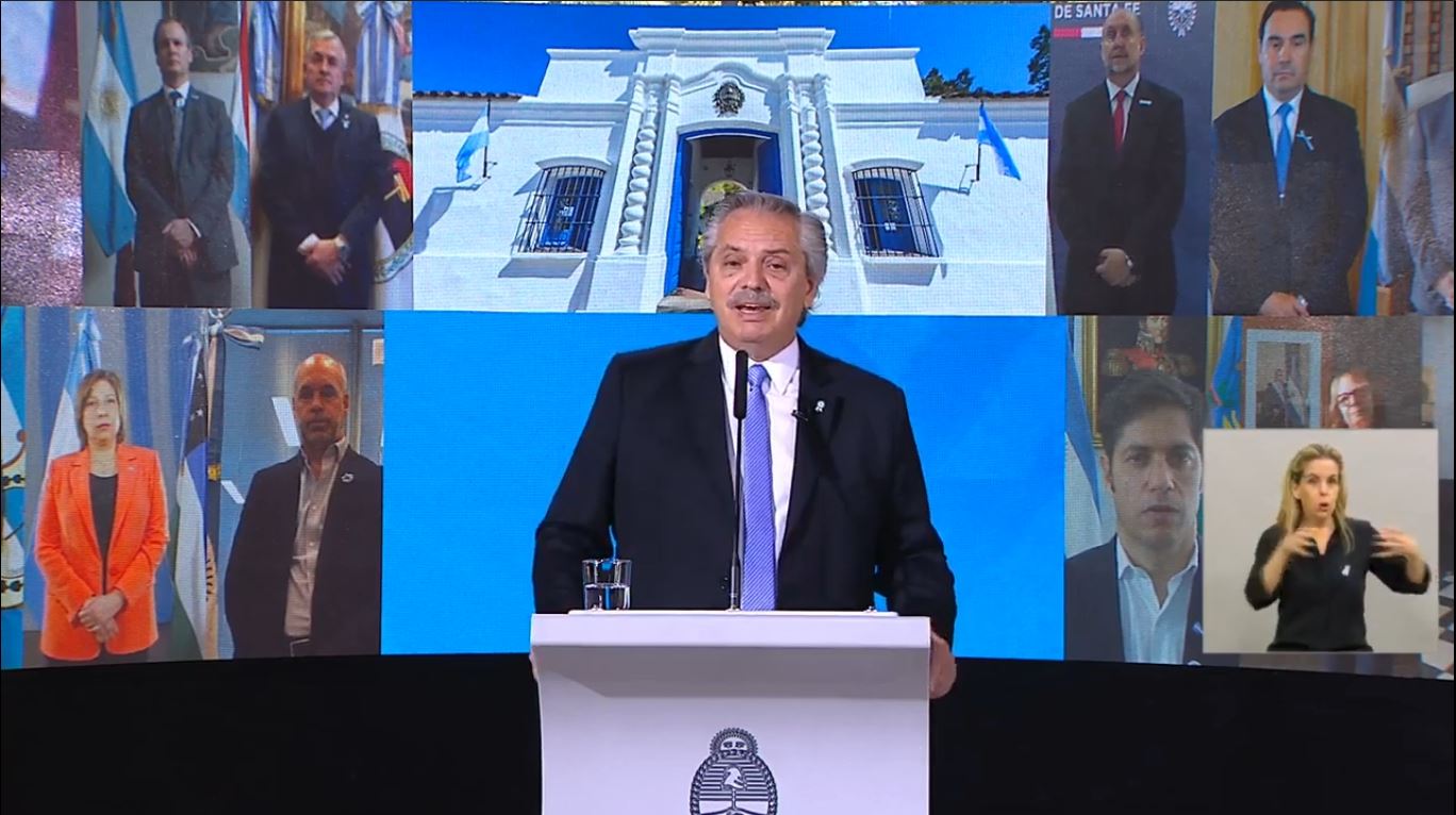 Fernández es el primer presidente de la historia del país en encabezar un acto por el Día de la Independencia de manera virtual (Télam).-