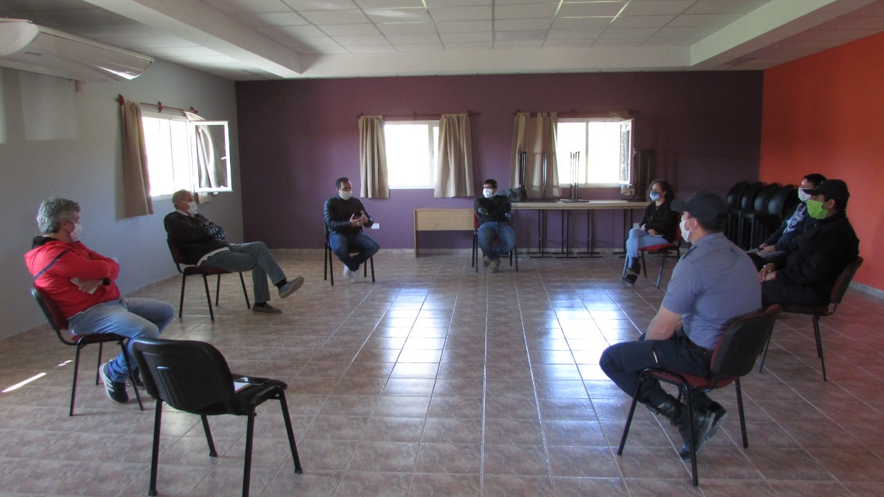 Integrantes del Comité de Crisis de Huergo mantiene la preocupación por el aumento de casos en la localidad. (Foto Néstor Salas)
