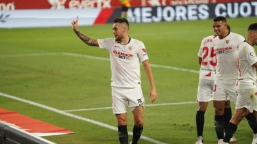 El volante argentino es el goleador del Sevilla con 14 tantos.