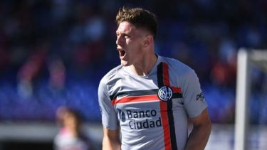 El joven delantero continuará su carrera en el fútbol ruso.