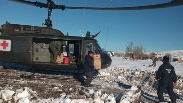 El helicóptero trabaja desde Comallo a Laguna Blanca. (foto: gentileza)