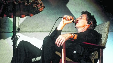 Roger Waters mostró que no estaba “confortablemente adormecido” y celebró la reunificación alemana con un show inolvidable.