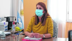 Roca: en medio de la crisis, Zgaib ratificó a la directora del hospital