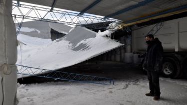El paso de la nieve derribó los techos, destruyendo gran parte de la imponente estructura. (Foto: José Mellado)