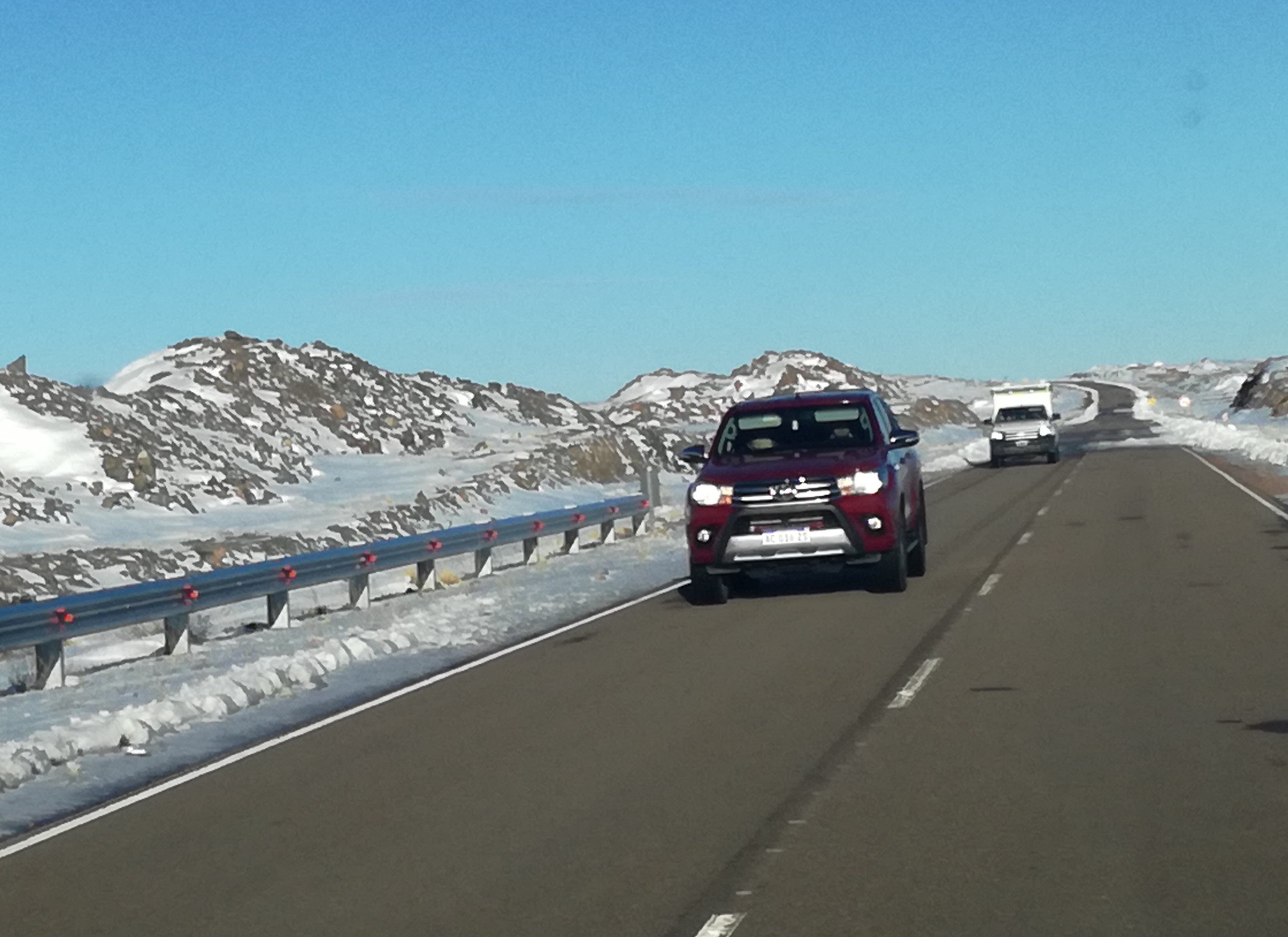 Debido al temporal de nieve, la ruta estuvo cerrada al tránsito durante varios días. (foto: José Mellado)