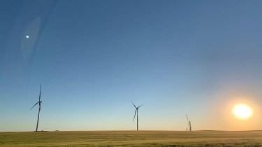 La empresa prevé instalar unos 300 MW de energía renovable en el país.