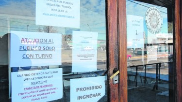 Los vecinos deben llevar original y copia de DNI; de partida de nacimiento y la estampilla pagada.