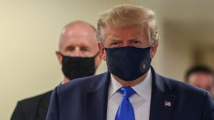Un cercano asesor de Trump dio positivo de coronavirus