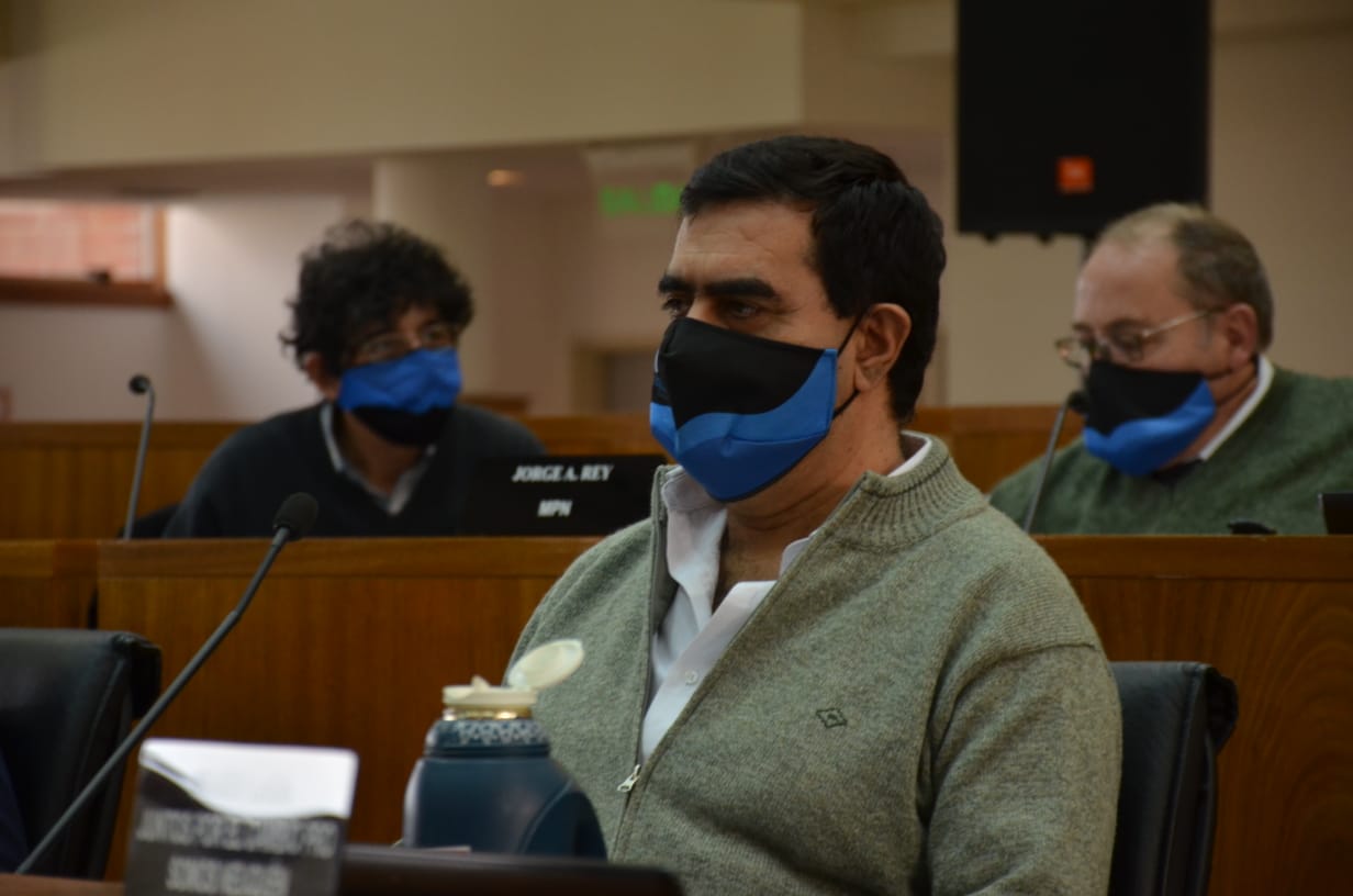 El concejal José Luis Artaza (Juntos por el Cambio Somos Neuquén) dijo que no le tocaba aplicar las multas por anexamiento (foto Yamil Regules)