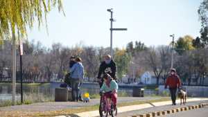 Ya rige la prohibición de circular en vehículos en la costa del río en Neuquén