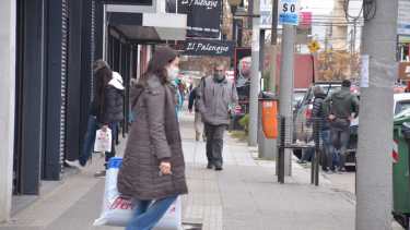 La baja actividad de los últimos meses complicó a los pequeños comercios. Foto: Yamil Regules.