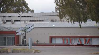 El Espacio DUAM tiene 148 camas para pacientes con cuadros leves de coronavirus. Foto: Yamil Regules.