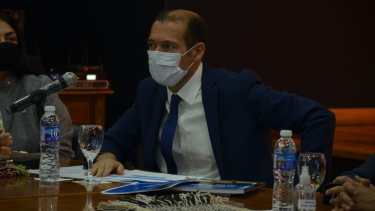 El gobernador Gutiérrez anunció que habrá circulación interna por turismo dentro de las microrregiones. (Yamil Regules).-