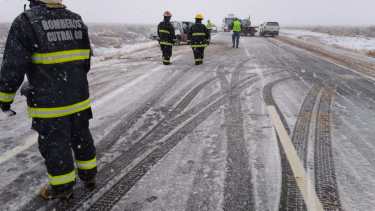 El tramo de la Ruta 22 en Cutral Co se encuentra intransitable. Foto: Gentileza