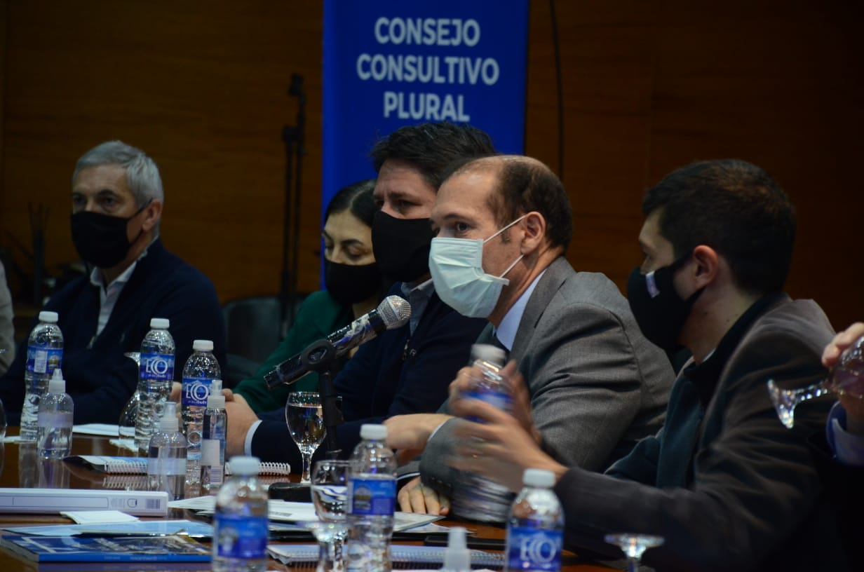 El gobernador le encomendó hacer el canje al ministro de Economía, Guillermo Pons. Foto: archivo Yamil Regules.