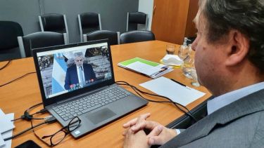 El senador Alberto Weretilneck dijo que al presidente Fernández le falta liderazgo y puso en duda su voto por el acuerdo con el FMI. Archivo