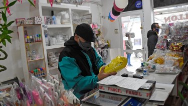 Algunos comercios locales son punto de entrega, “pickit”, para las compras digitales.  Foto: Florencia Salto.

