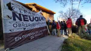 Prometen no cortar el gas a las cerámicas en manos de los obreros en Neuquén