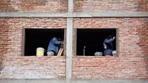 La construcción en la ciudad de Neuquén se mueve con la obra privada