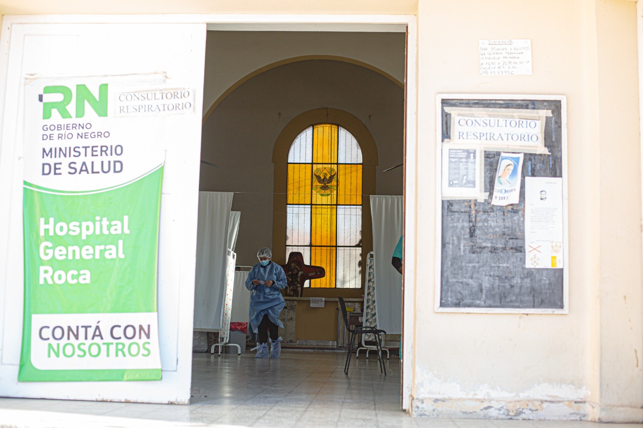 El conflicto se agudiza puertas adentro del hospital de Roca. (foto: Juan Thomes)