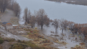El río Limay alcanzó su máxima erogación y por ahora no hubo evacuados